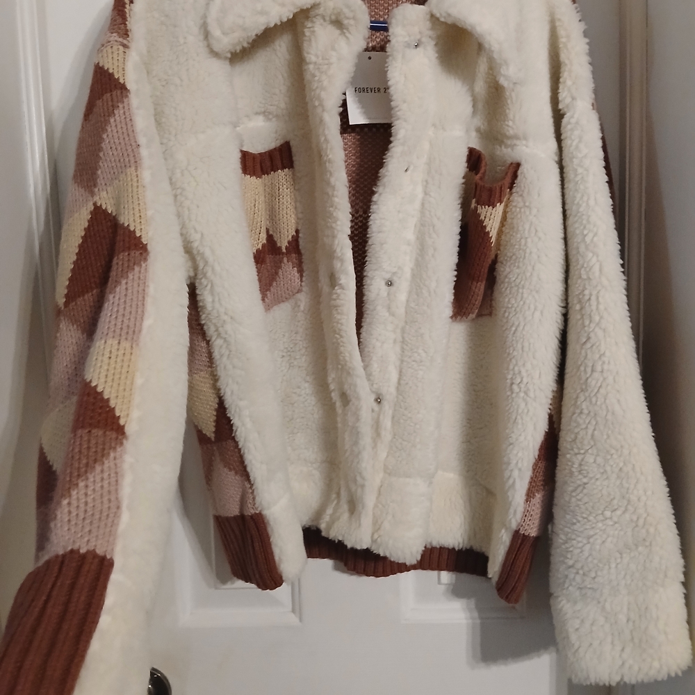 Cozy Sherpa Jacket with Geometric Pattern